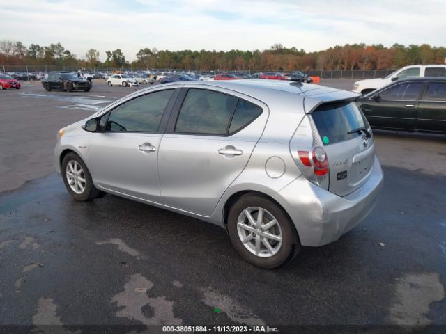 Photo 2 VIN: JTDKDTB30D1543693 - TOYOTA PRIUS C 