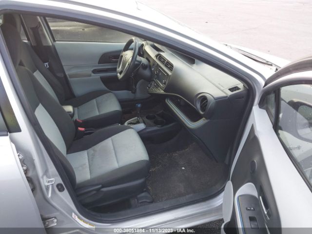 Photo 4 VIN: JTDKDTB30D1543693 - TOYOTA PRIUS C 