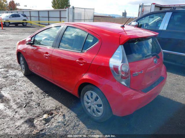 Photo 2 VIN: JTDKDTB30D1544634 - TOYOTA PRIUS C 