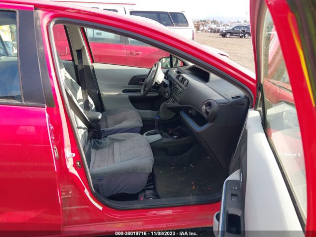 Photo 4 VIN: JTDKDTB30D1544634 - TOYOTA PRIUS C 