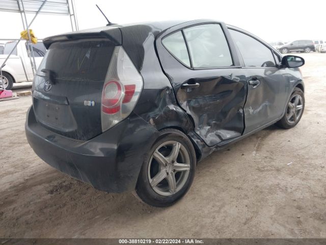 Photo 3 VIN: JTDKDTB30E1067382 - TOYOTA PRIUS C 