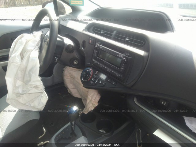 Photo 4 VIN: JTDKDTB30E1560964 - TOYOTA PRIUS C 