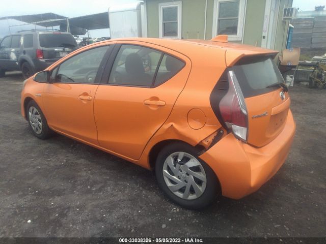 Photo 2 VIN: JTDKDTB30F1095328 - TOYOTA PRIUS C 