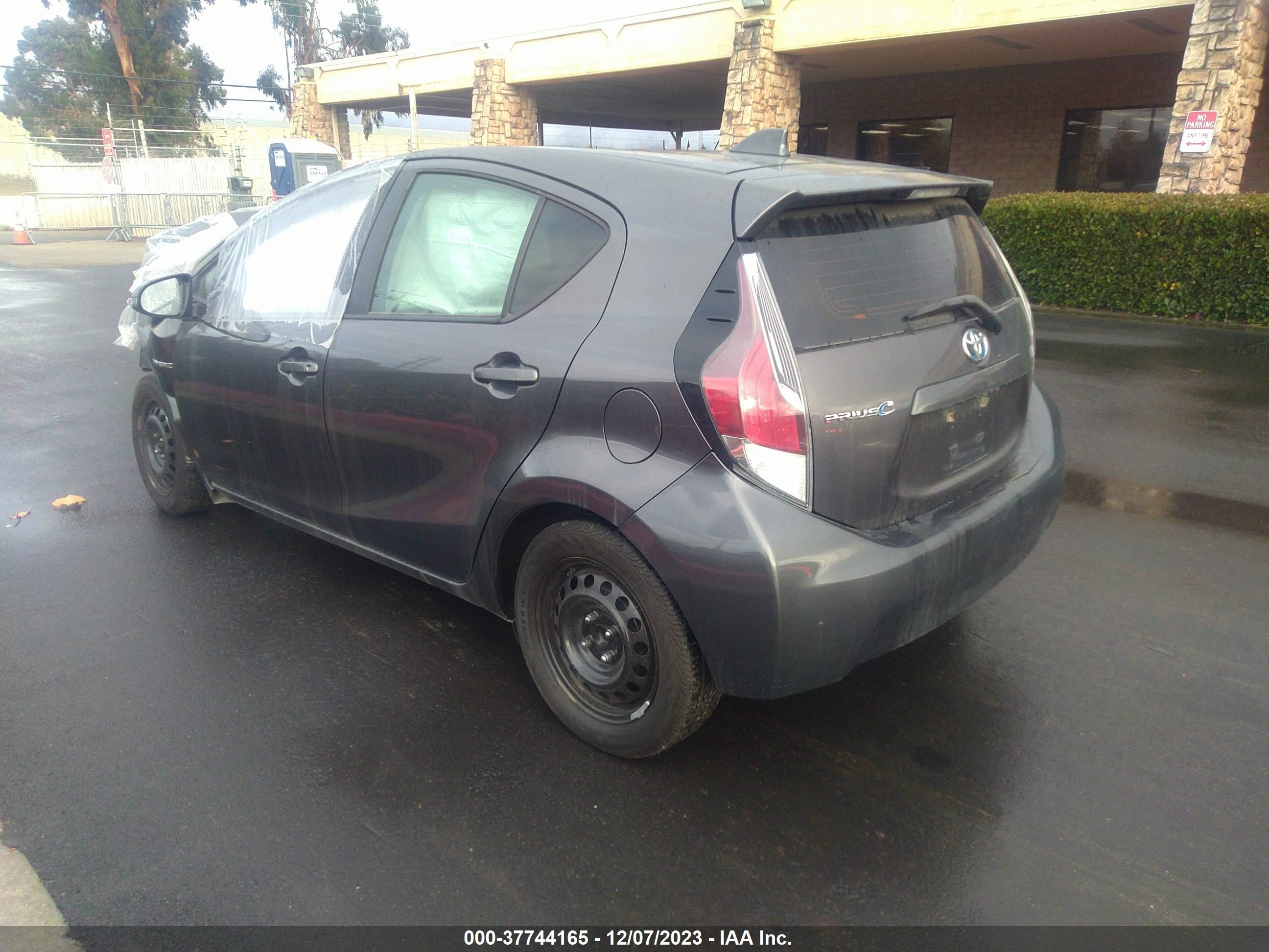 Photo 2 VIN: JTDKDTB30F1103962 - TOYOTA PRIUS C 