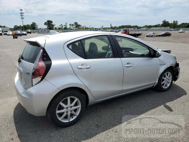 Photo 2 VIN: JTDKDTB30F1114928 - TOYOTA PRIUS C 