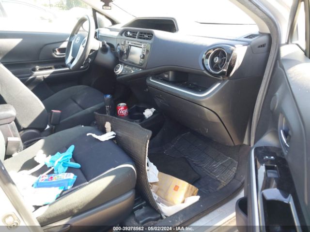 Photo 4 VIN: JTDKDTB30F1578124 - TOYOTA PRIUS C 