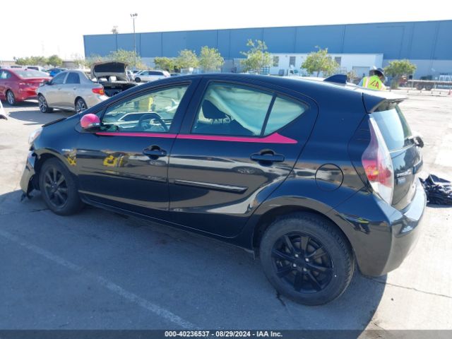 Photo 2 VIN: JTDKDTB30G1119239 - TOYOTA PRIUS C 