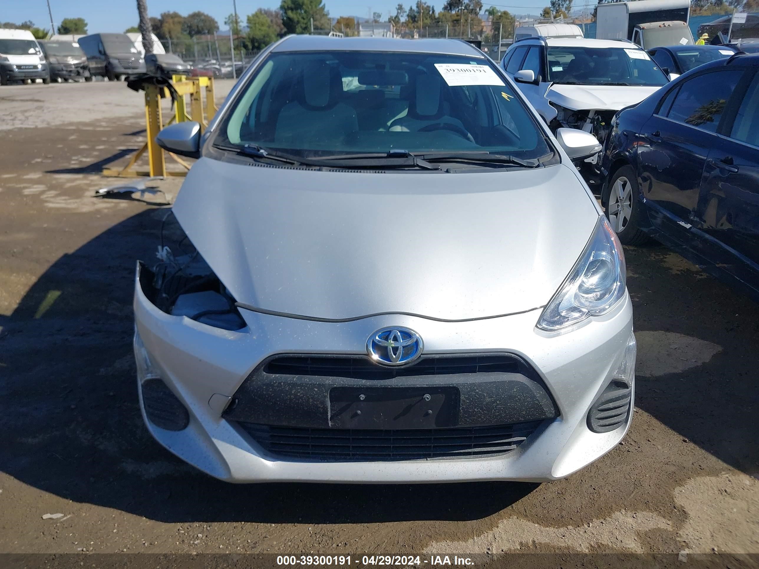 Photo 12 VIN: JTDKDTB30G1122920 - TOYOTA PRIUS C 