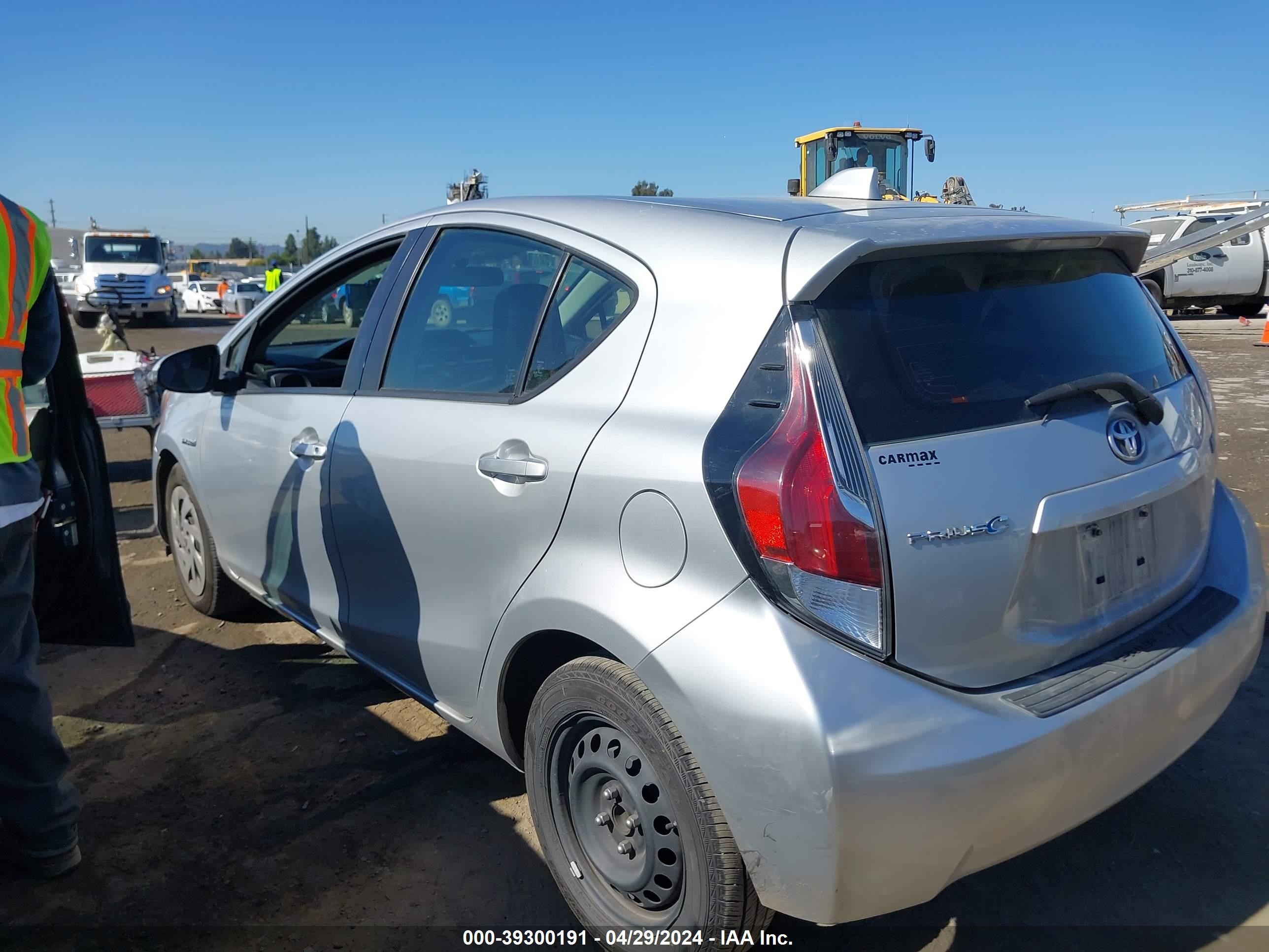 Photo 2 VIN: JTDKDTB30G1122920 - TOYOTA PRIUS C 