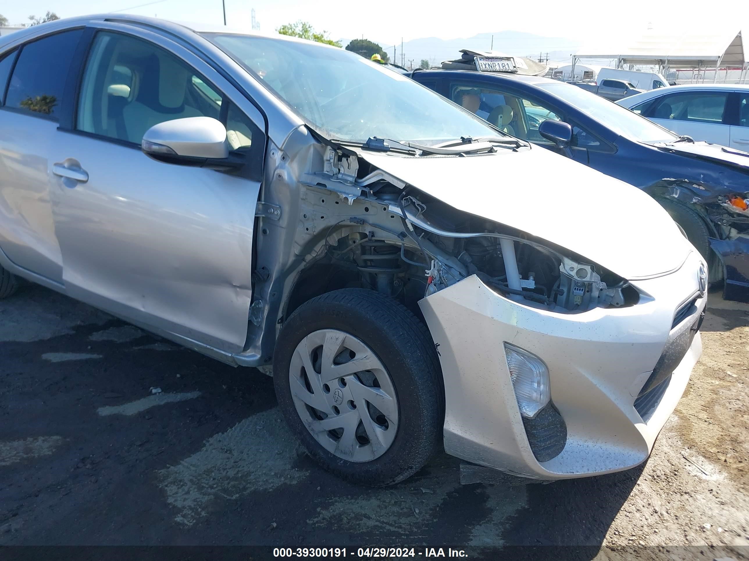 Photo 5 VIN: JTDKDTB30G1122920 - TOYOTA PRIUS C 