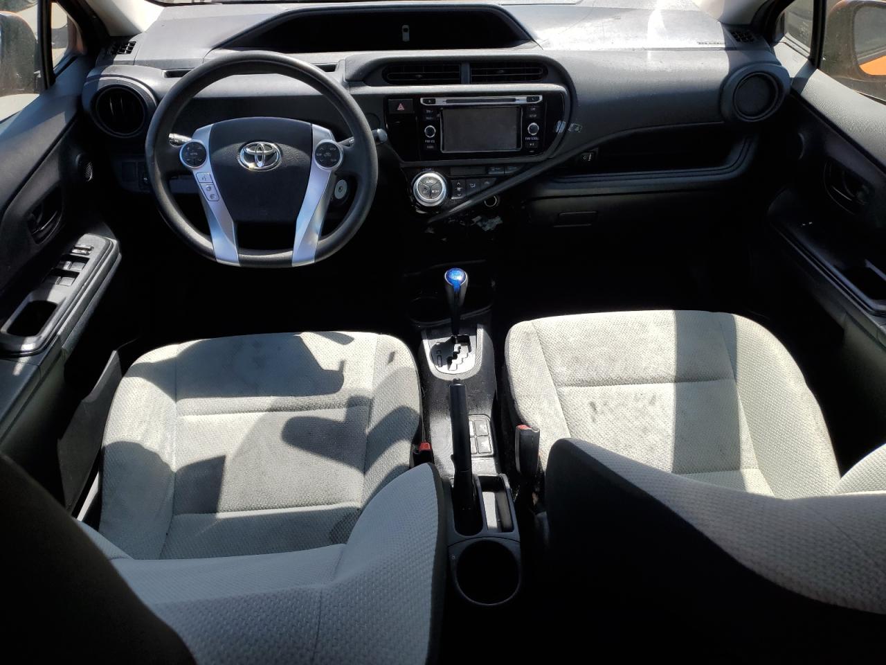 Photo 7 VIN: JTDKDTB30G1132735 - TOYOTA PRIUS 