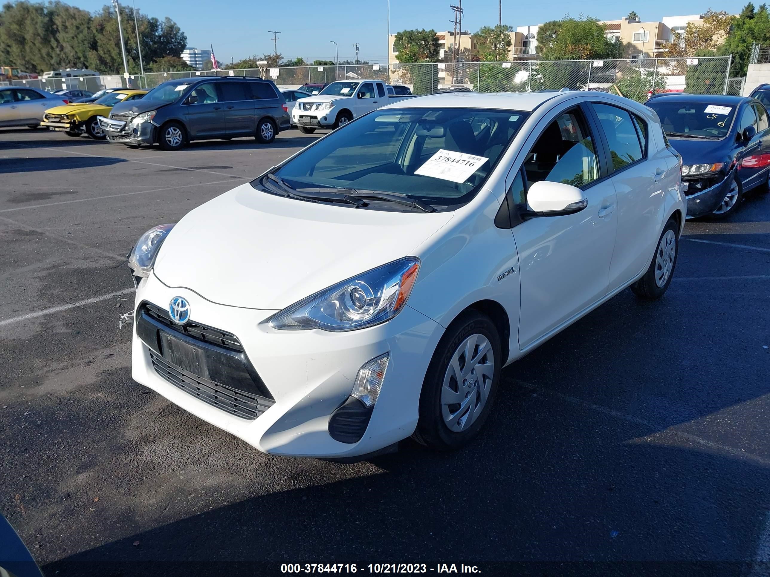 Photo 1 VIN: JTDKDTB30G1135148 - TOYOTA PRIUS C 