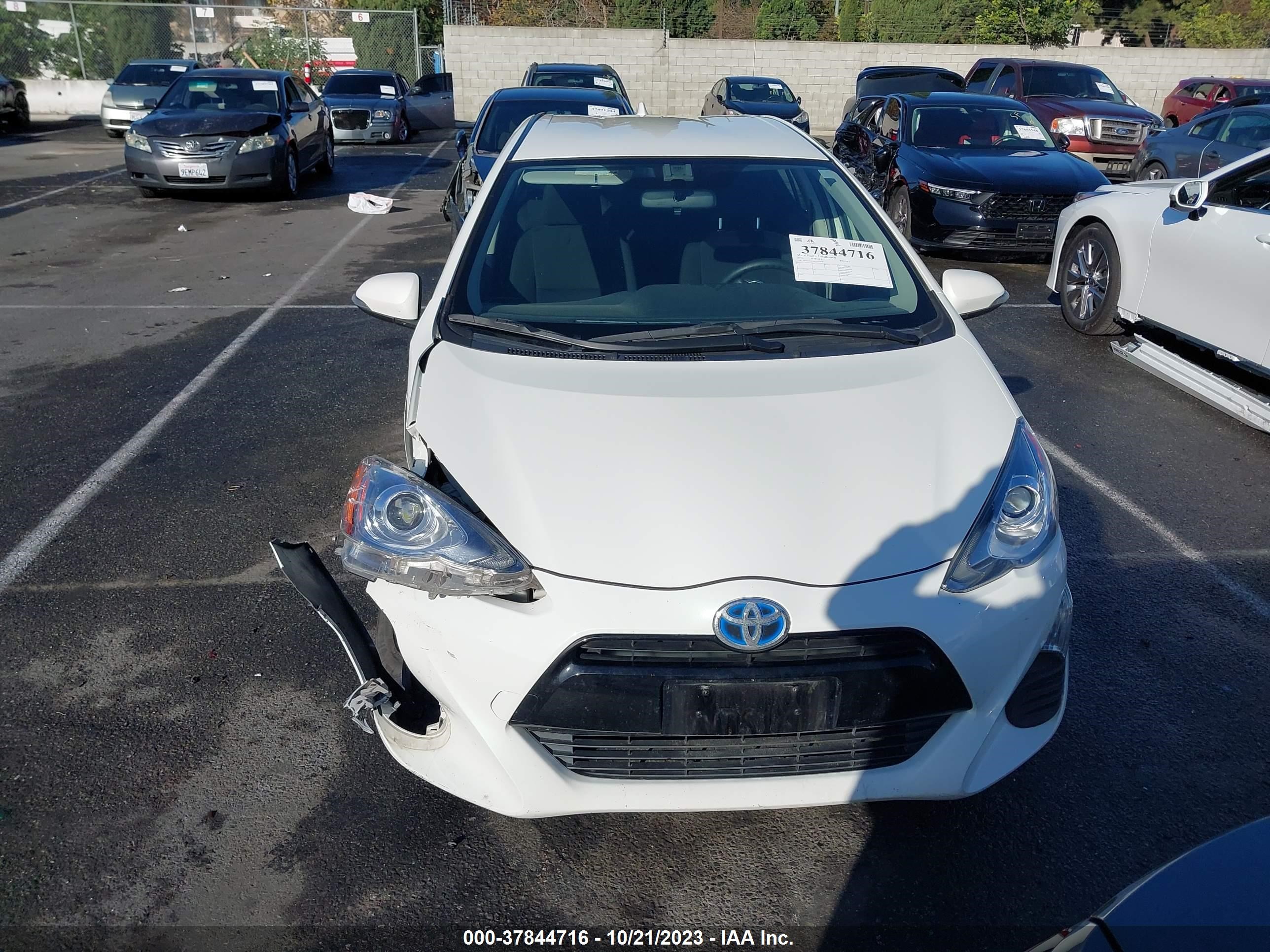 Photo 11 VIN: JTDKDTB30G1135148 - TOYOTA PRIUS C 