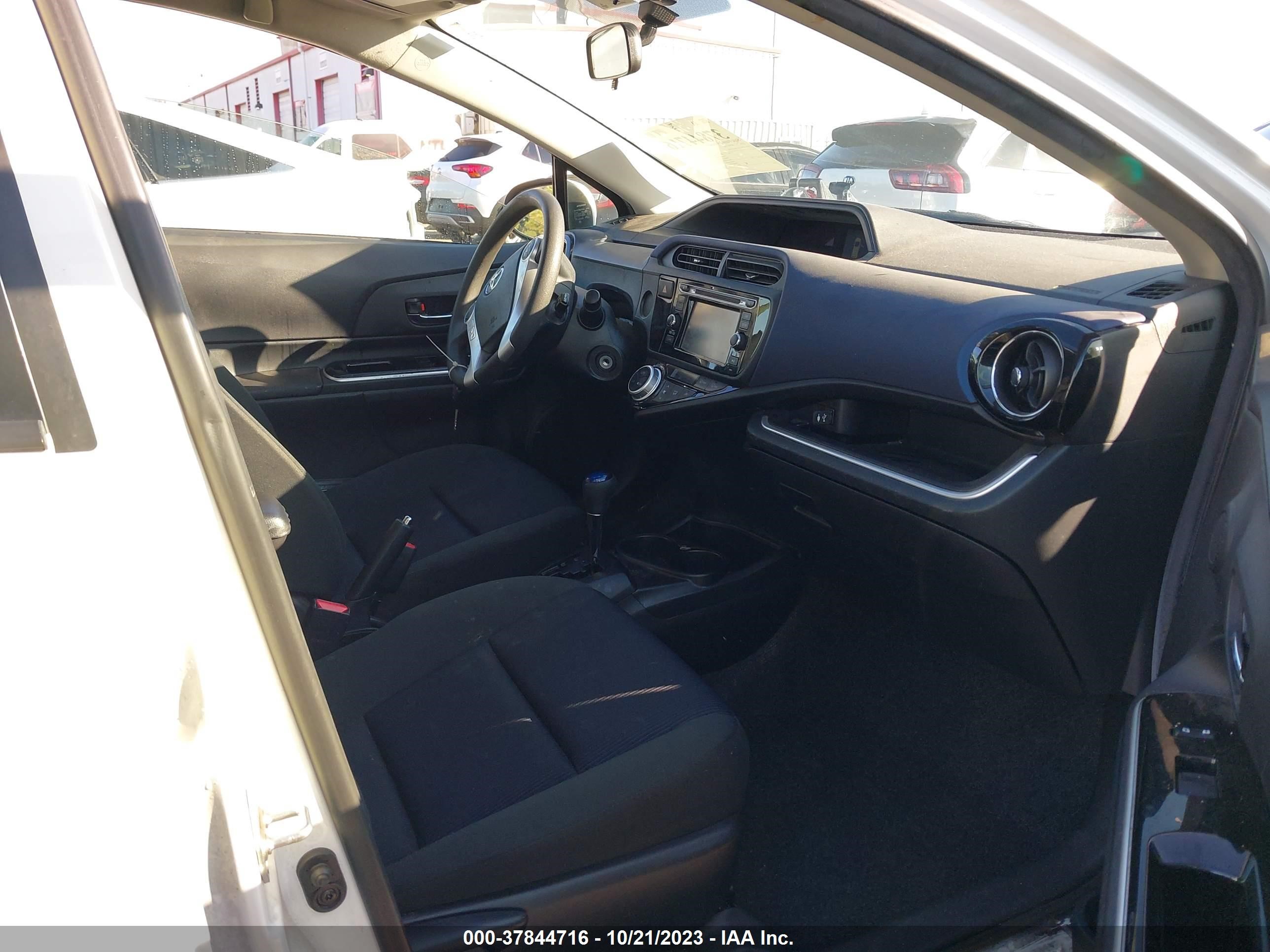 Photo 4 VIN: JTDKDTB30G1135148 - TOYOTA PRIUS C 