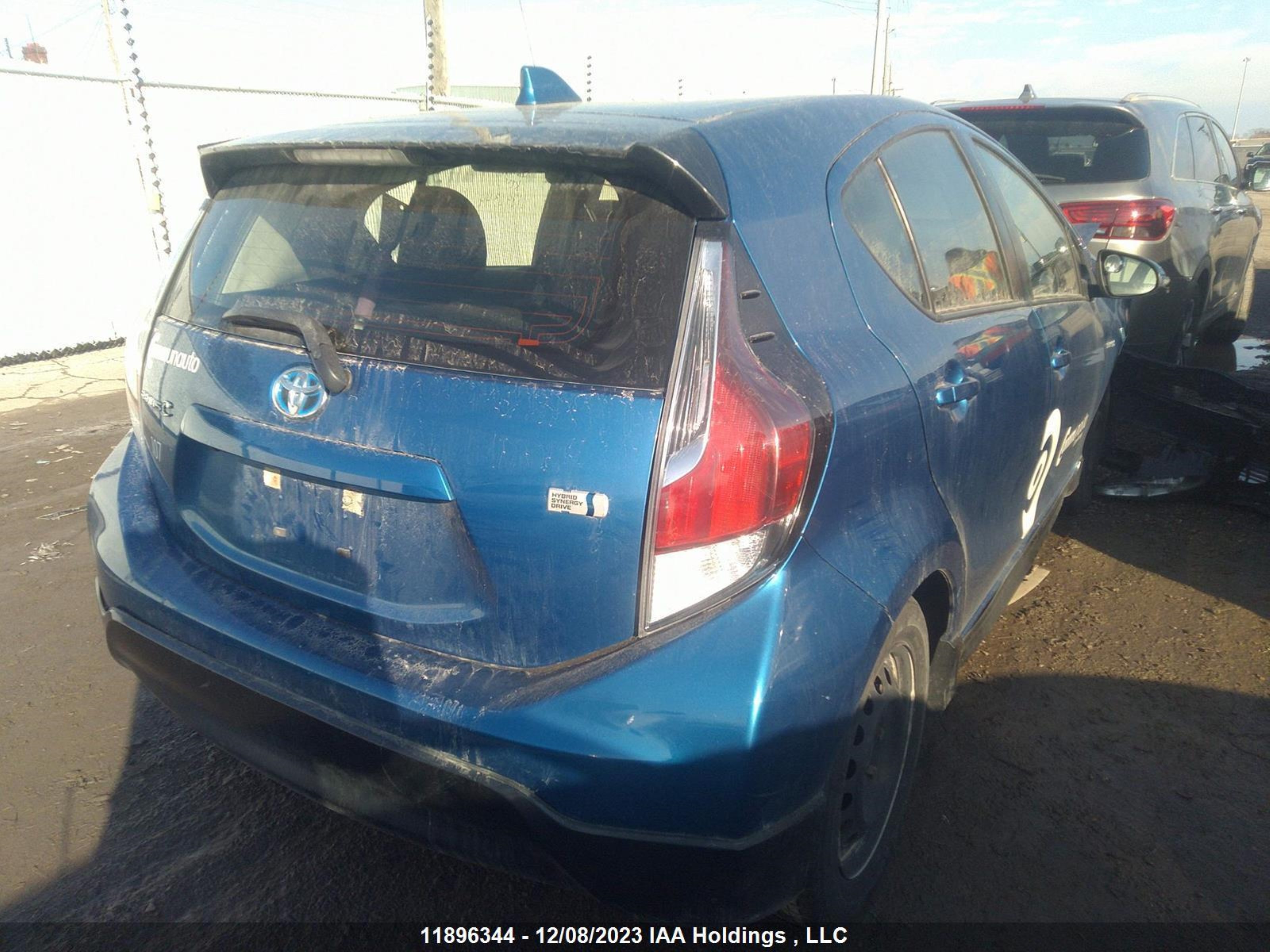 Photo 3 VIN: JTDKDTB30H1595010 - TOYOTA PRIUS C 