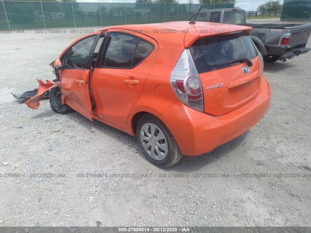 Photo 2 VIN: JTDKDTB31C1002926 - TOYOTA PRIUS C 