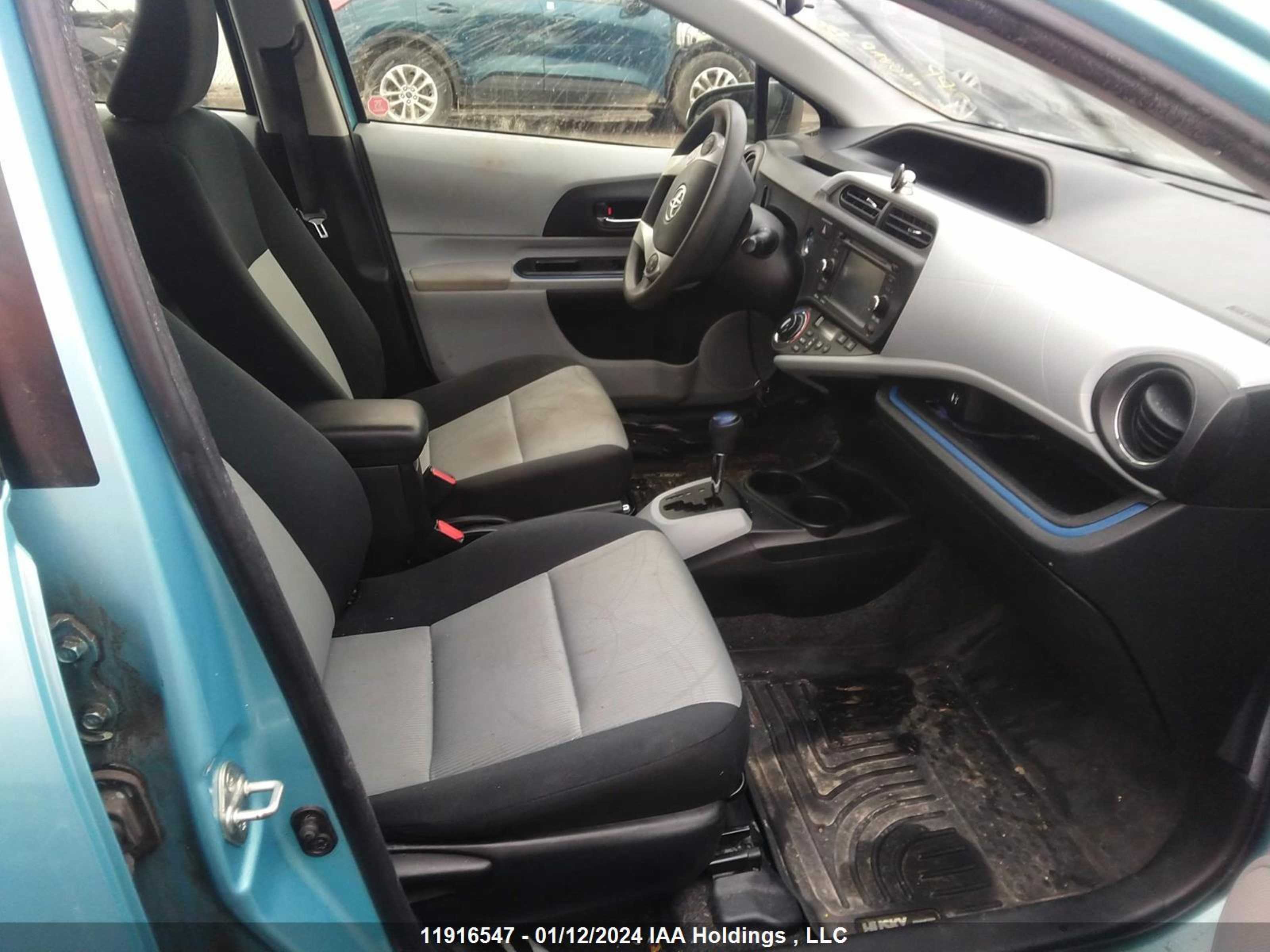 Photo 4 VIN: JTDKDTB31C1011867 - TOYOTA PRIUS C 