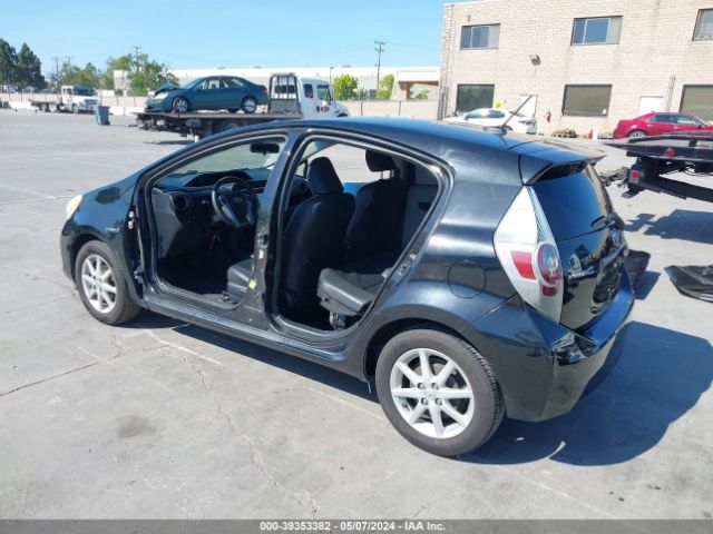 Photo 2 VIN: JTDKDTB31C1021024 - TOYOTA PRIUS C 