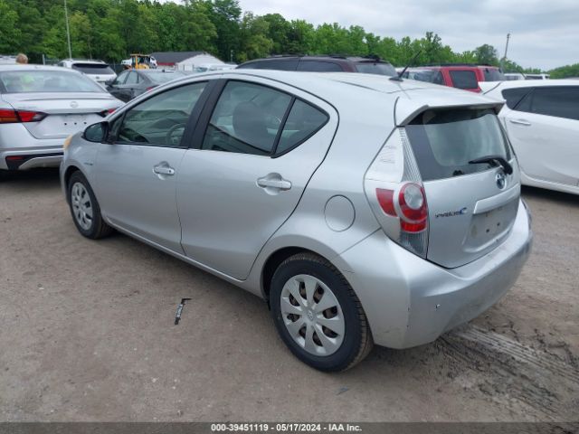 Photo 2 VIN: JTDKDTB31C1520731 - TOYOTA PRIUS C 