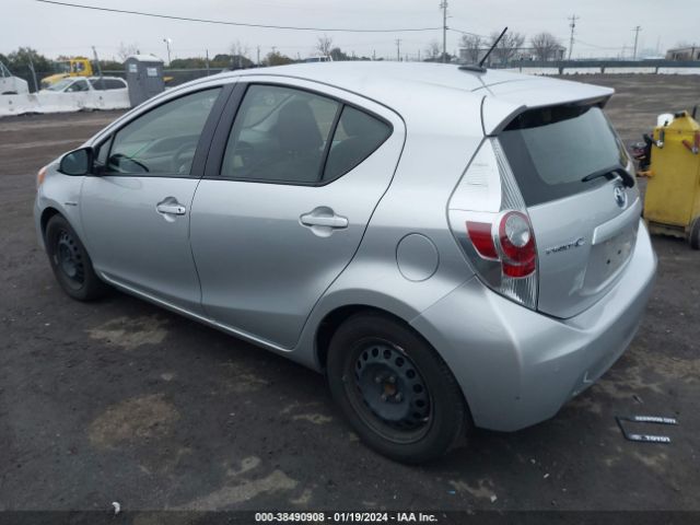 Photo 2 VIN: JTDKDTB31D1041338 - TOYOTA PRIUS C 