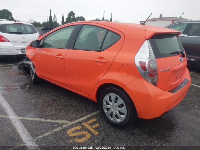 Photo 2 VIN: JTDKDTB31D1052372 - TOYOTA PRIUS C 