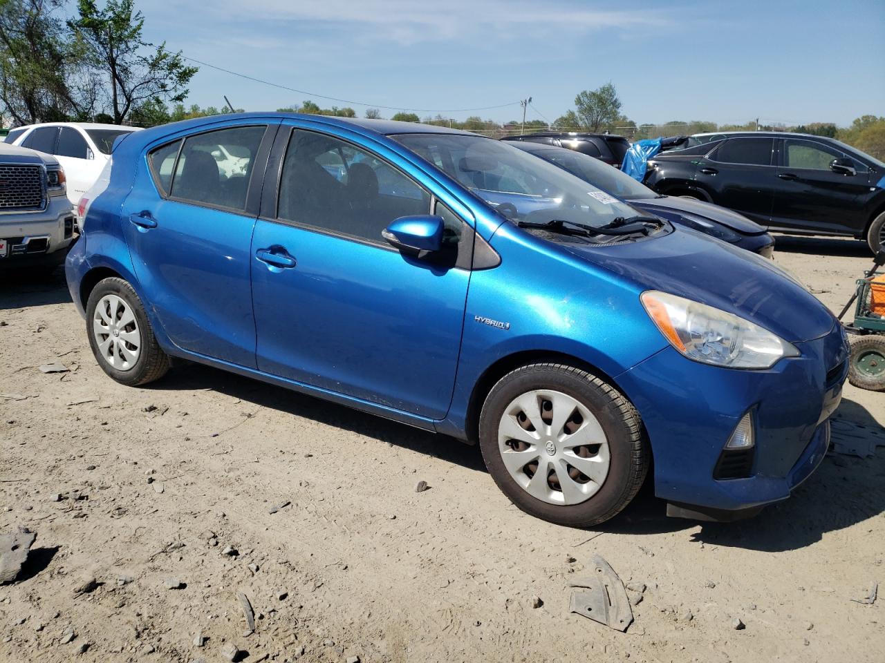 Photo 3 VIN: JTDKDTB31D1527972 - TOYOTA PRIUS 