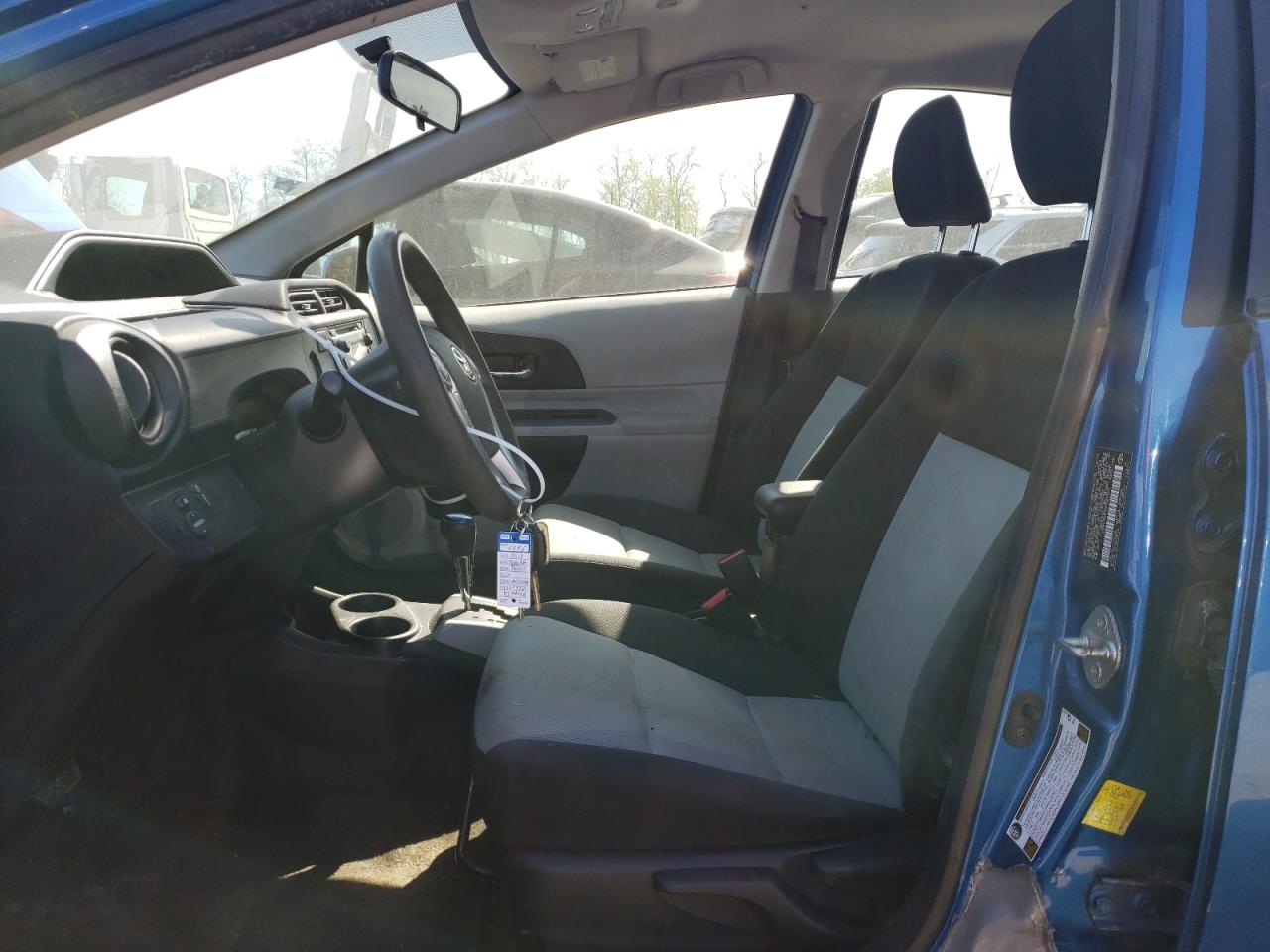 Photo 6 VIN: JTDKDTB31D1527972 - TOYOTA PRIUS 