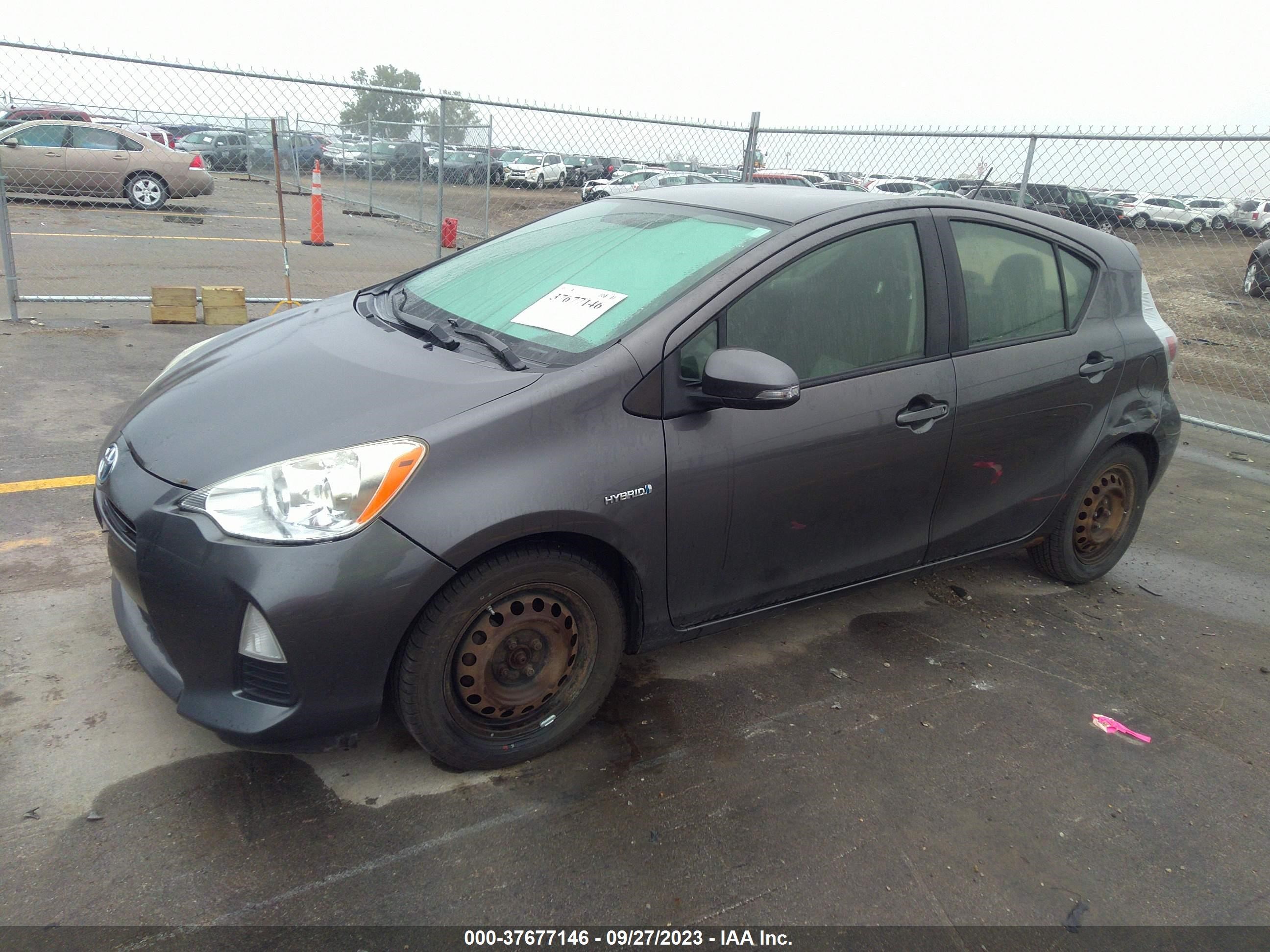 Photo 1 VIN: JTDKDTB31D1532721 - TOYOTA PRIUS C 