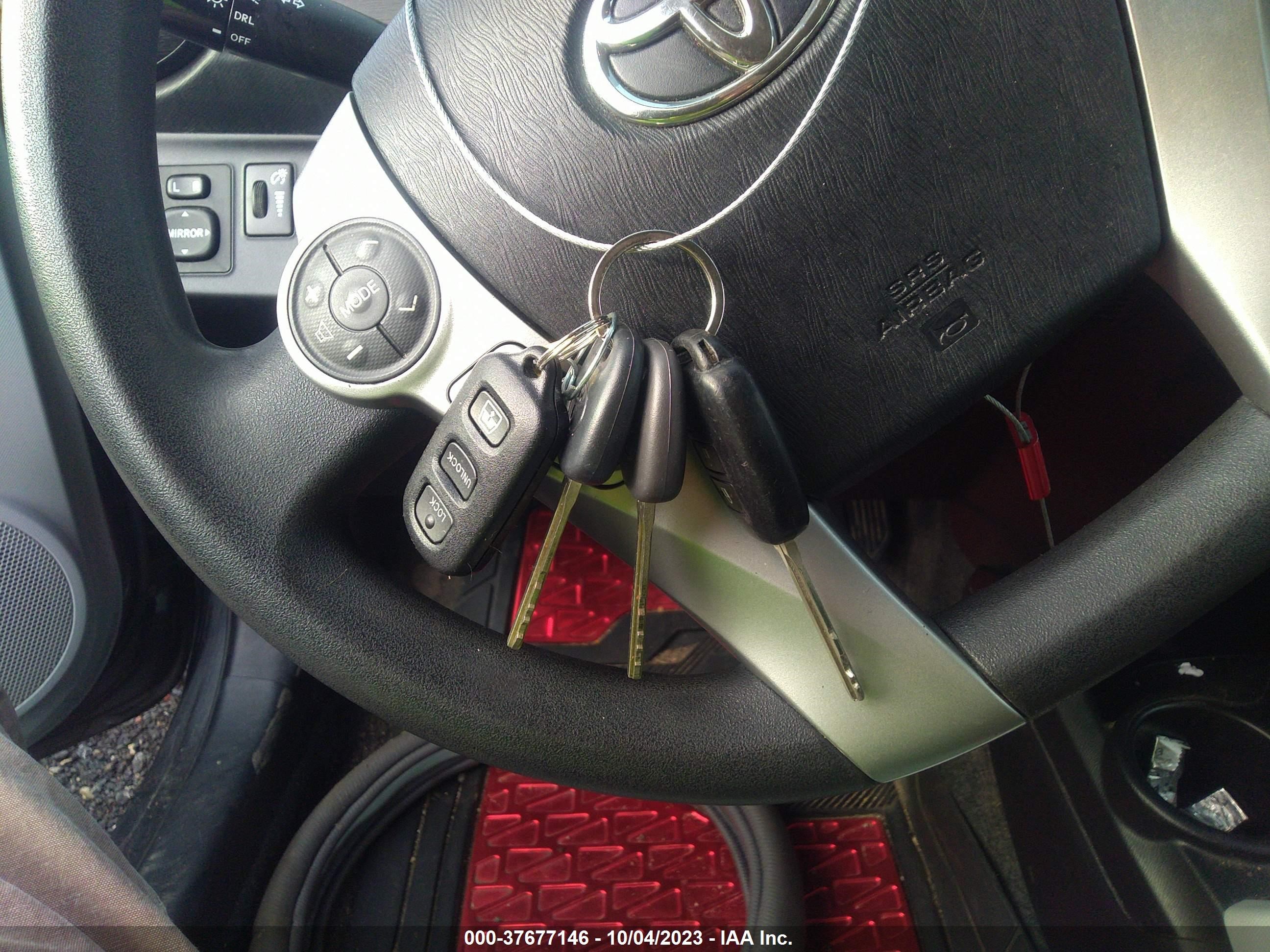 Photo 10 VIN: JTDKDTB31D1532721 - TOYOTA PRIUS C 