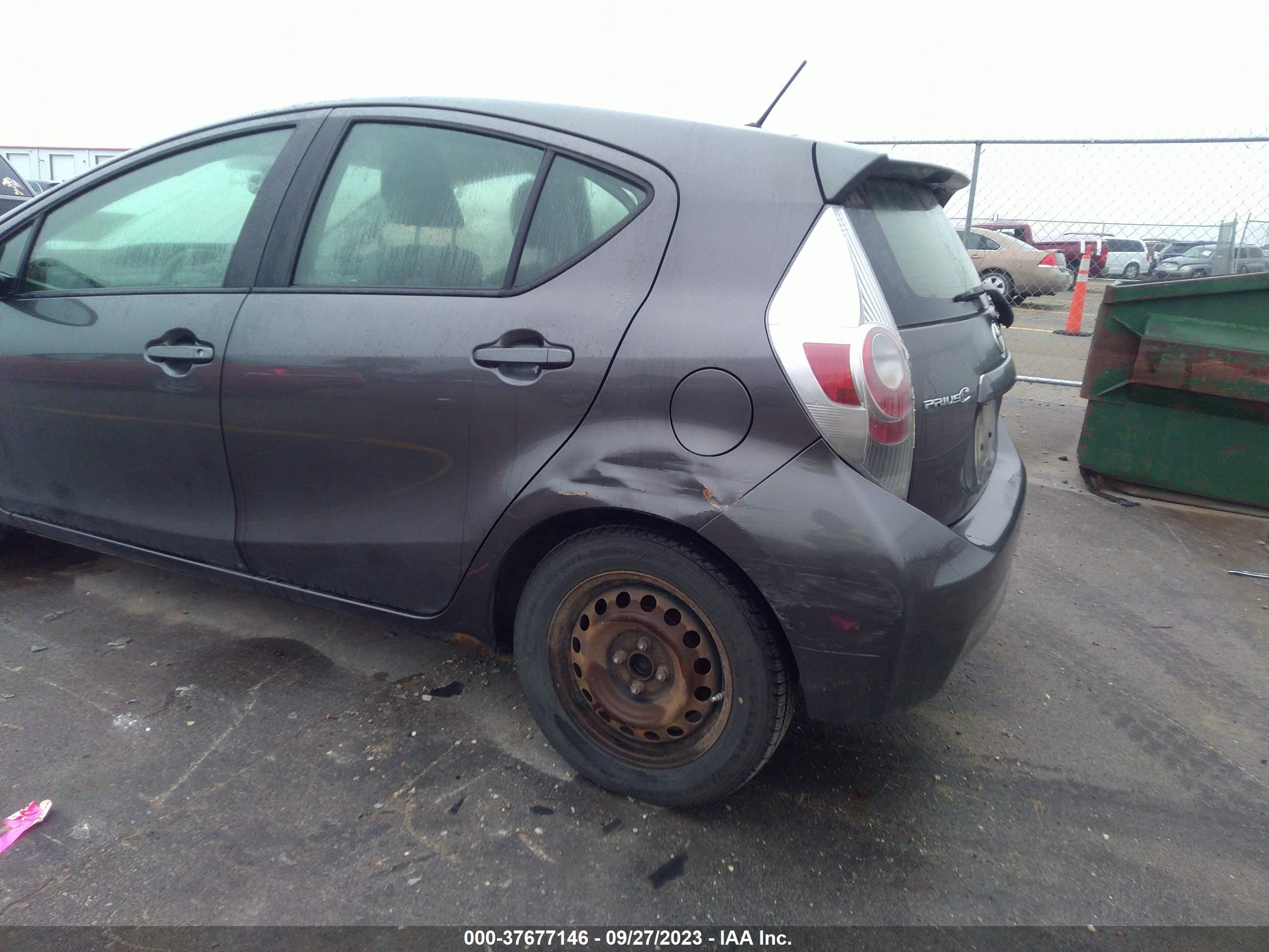 Photo 5 VIN: JTDKDTB31D1532721 - TOYOTA PRIUS C 