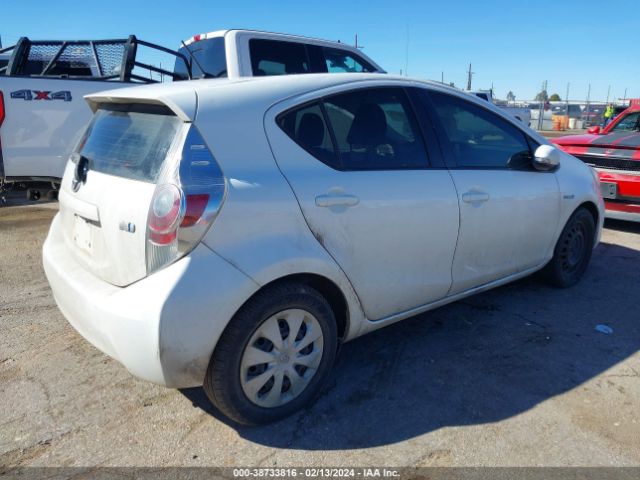 Photo 3 VIN: JTDKDTB31D1534341 - TOYOTA PRIUS C 