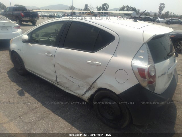 Photo 2 VIN: JTDKDTB31D1537658 - TOYOTA PRIUS C 