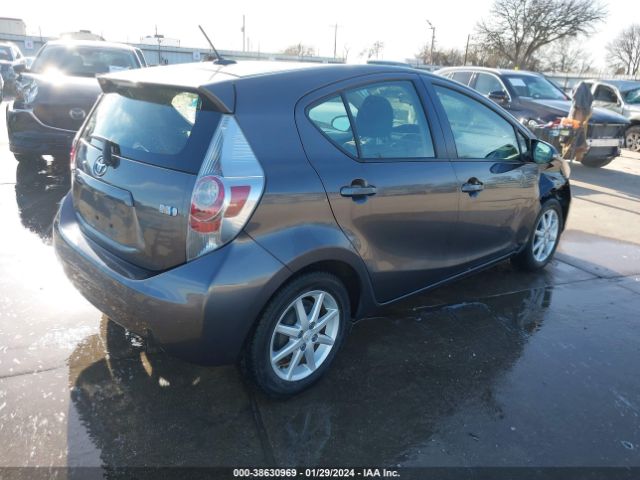 Photo 3 VIN: JTDKDTB31D1557134 - TOYOTA PRIUS C 