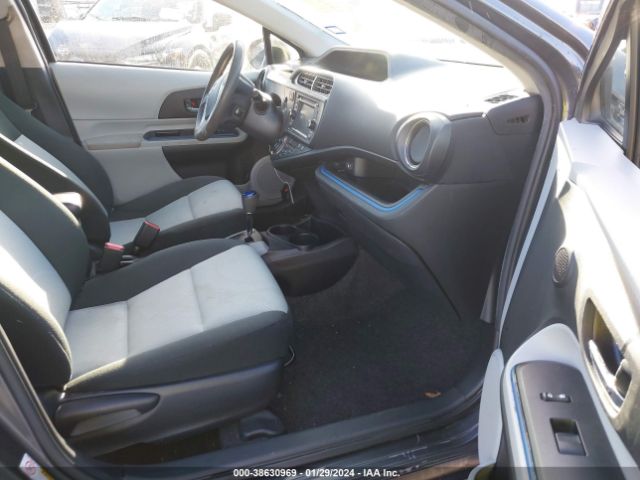 Photo 4 VIN: JTDKDTB31D1557134 - TOYOTA PRIUS C 