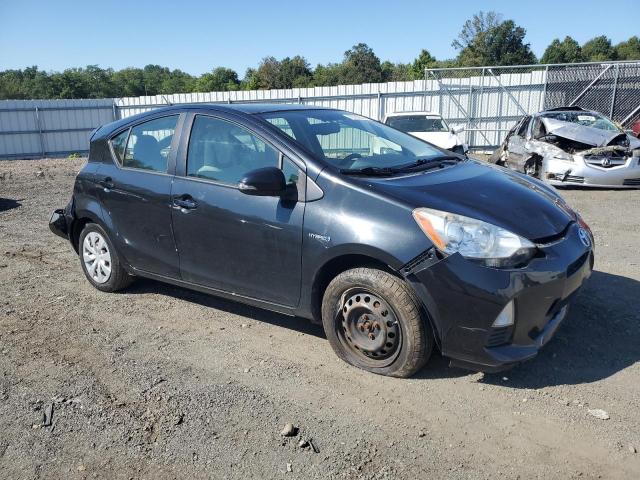 Photo 3 VIN: JTDKDTB31E1064328 - TOYOTA PRIUS C 