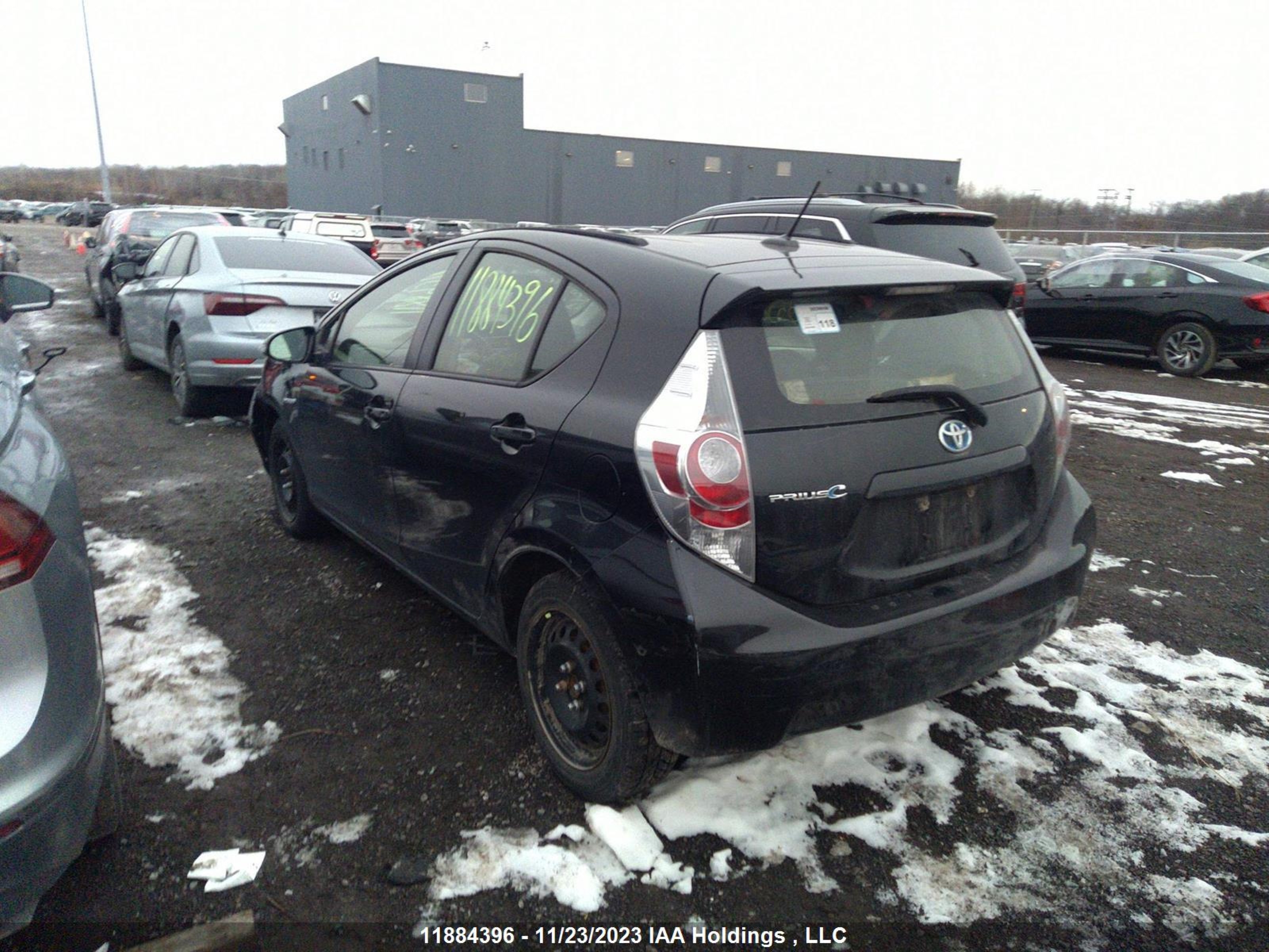 Photo 2 VIN: JTDKDTB31E1570550 - TOYOTA PRIUS C 