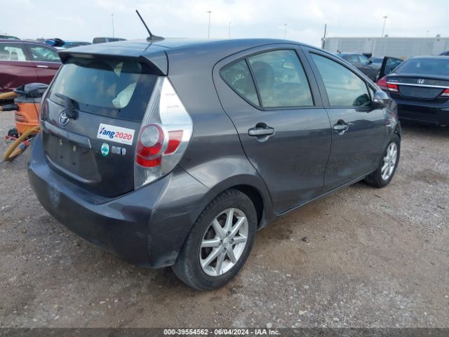 Photo 3 VIN: JTDKDTB31E1574100 - TOYOTA PRIUS C 