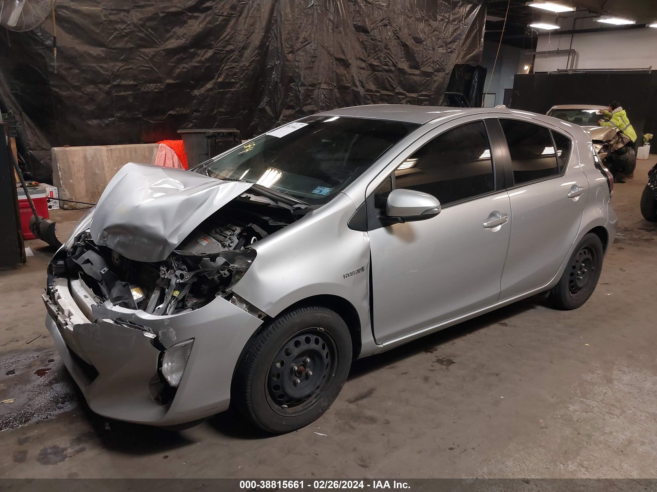 Photo 1 VIN: JTDKDTB31F1091949 - TOYOTA PRIUS C 