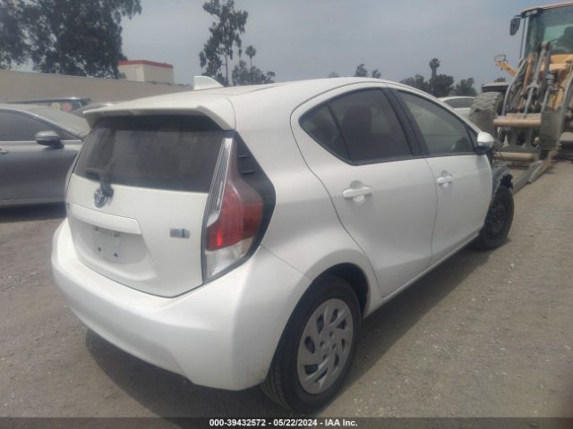 Photo 3 VIN: JTDKDTB31F1110533 - TOYOTA PRIUS C 