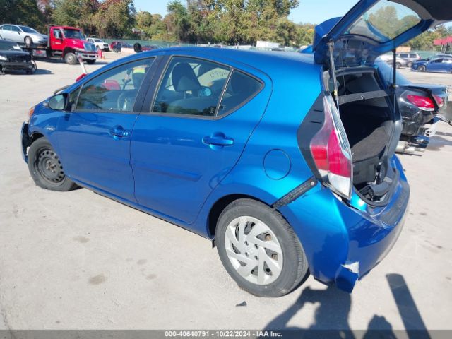 Photo 2 VIN: JTDKDTB31F1581145 - TOYOTA PRIUS C 