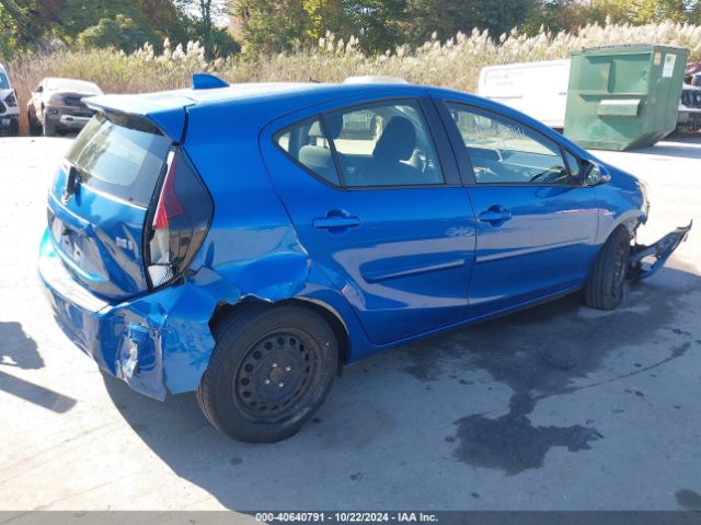 Photo 3 VIN: JTDKDTB31F1581145 - TOYOTA PRIUS C 