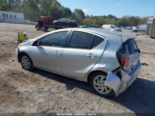 Photo 2 VIN: JTDKDTB31F1581453 - TOYOTA PRIUS C 