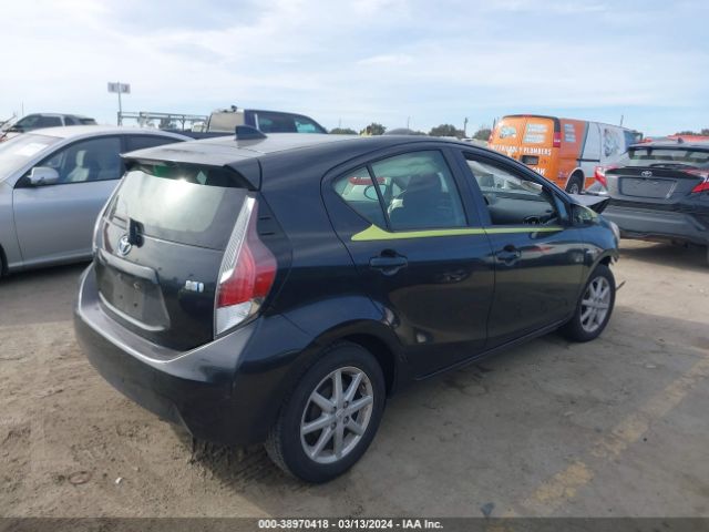 Photo 3 VIN: JTDKDTB31G1117810 - TOYOTA PRIUS C 