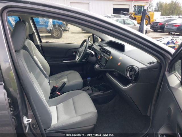 Photo 4 VIN: JTDKDTB31G1136387 - TOYOTA PRIUS C 