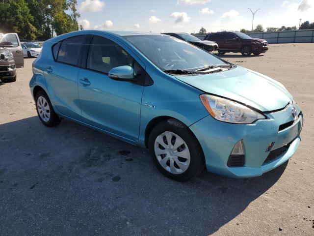 Photo 3 VIN: JTDKDTB32C1030900 - TOYOTA PRIUS C 