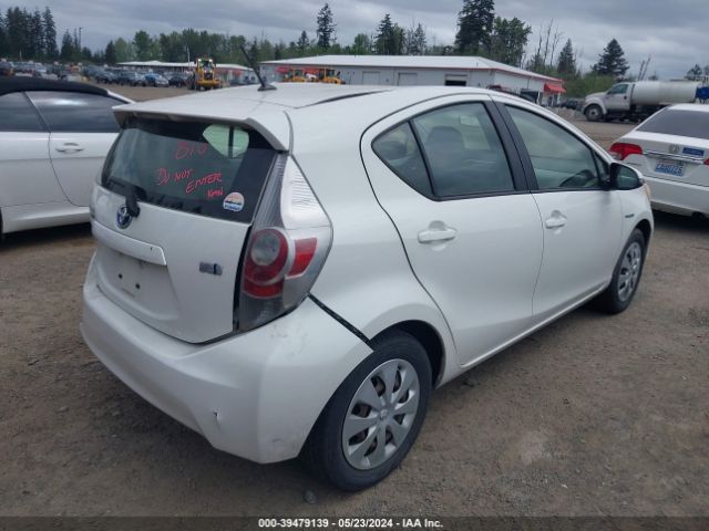 Photo 3 VIN: JTDKDTB32C1509608 - TOYOTA PRIUS C 