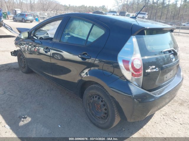 Photo 2 VIN: JTDKDTB32C1514081 - TOYOTA PRIUS C 