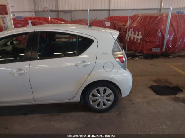 Photo 5 VIN: JTDKDTB32C1518857 - TOYOTA PRIUS C 