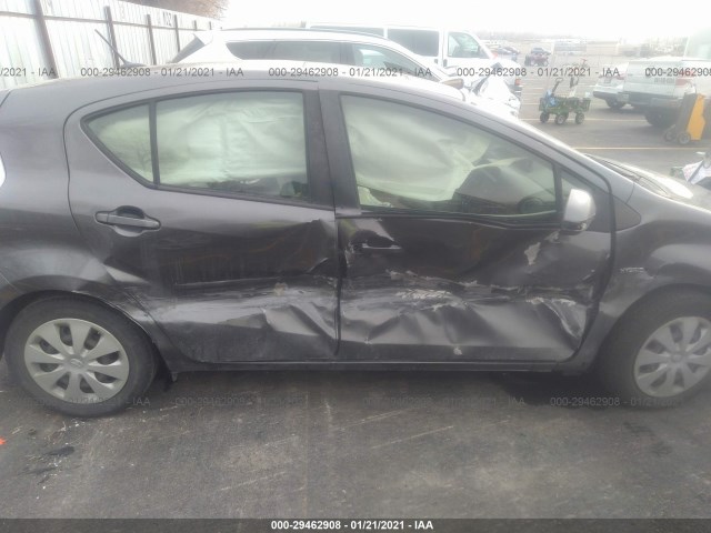 Photo 5 VIN: JTDKDTB32D1033247 - TOYOTA PRIUS C 