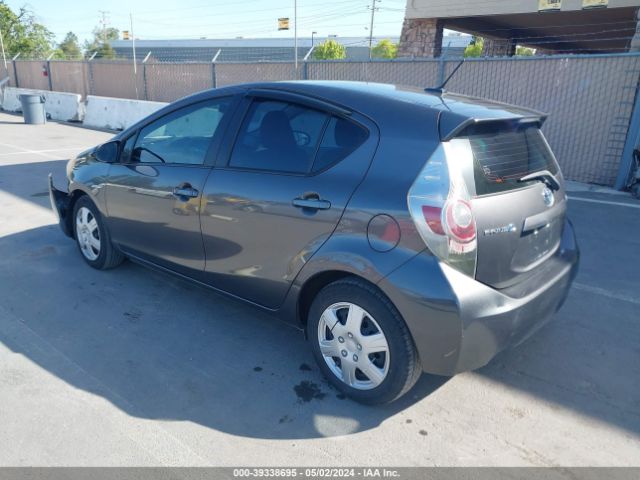 Photo 2 VIN: JTDKDTB32D1043812 - TOYOTA PRIUS C 